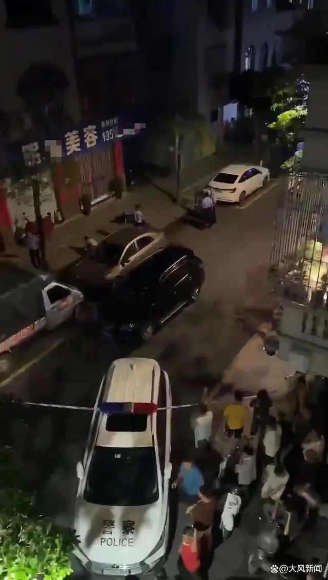 警方通报湛江美容院劫持人质事件：致1男子死亡