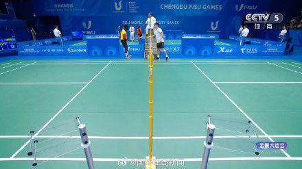 中国选手将备用球拍借给对手 帮助他完成了比赛