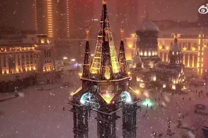 哈尔滨变成了“哈尔波特” 哈尔滨大雪中的索菲亚教堂美如画