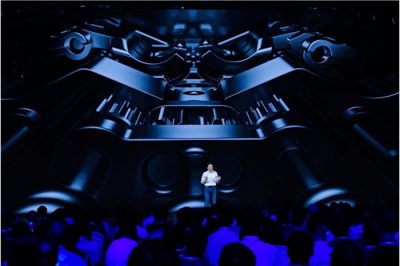 小米宣布科技战略升级，新一代折叠屏、仿生机器人、端侧大模型等重磅亮相